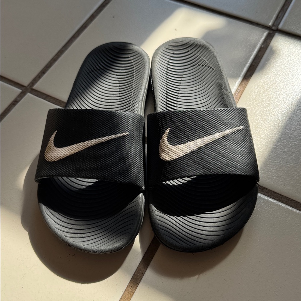 Kids Nike Black Slides Slippers